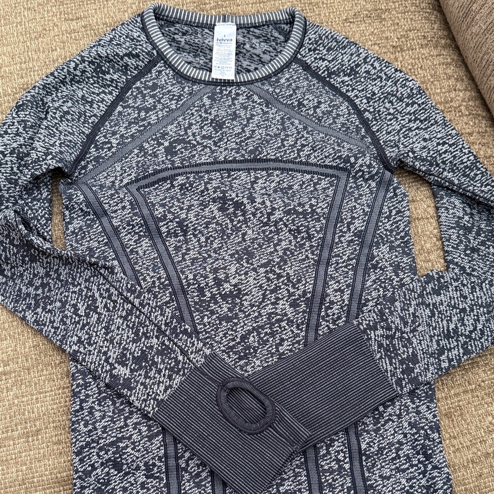 Ivivva Gray Long Sleeve Tee